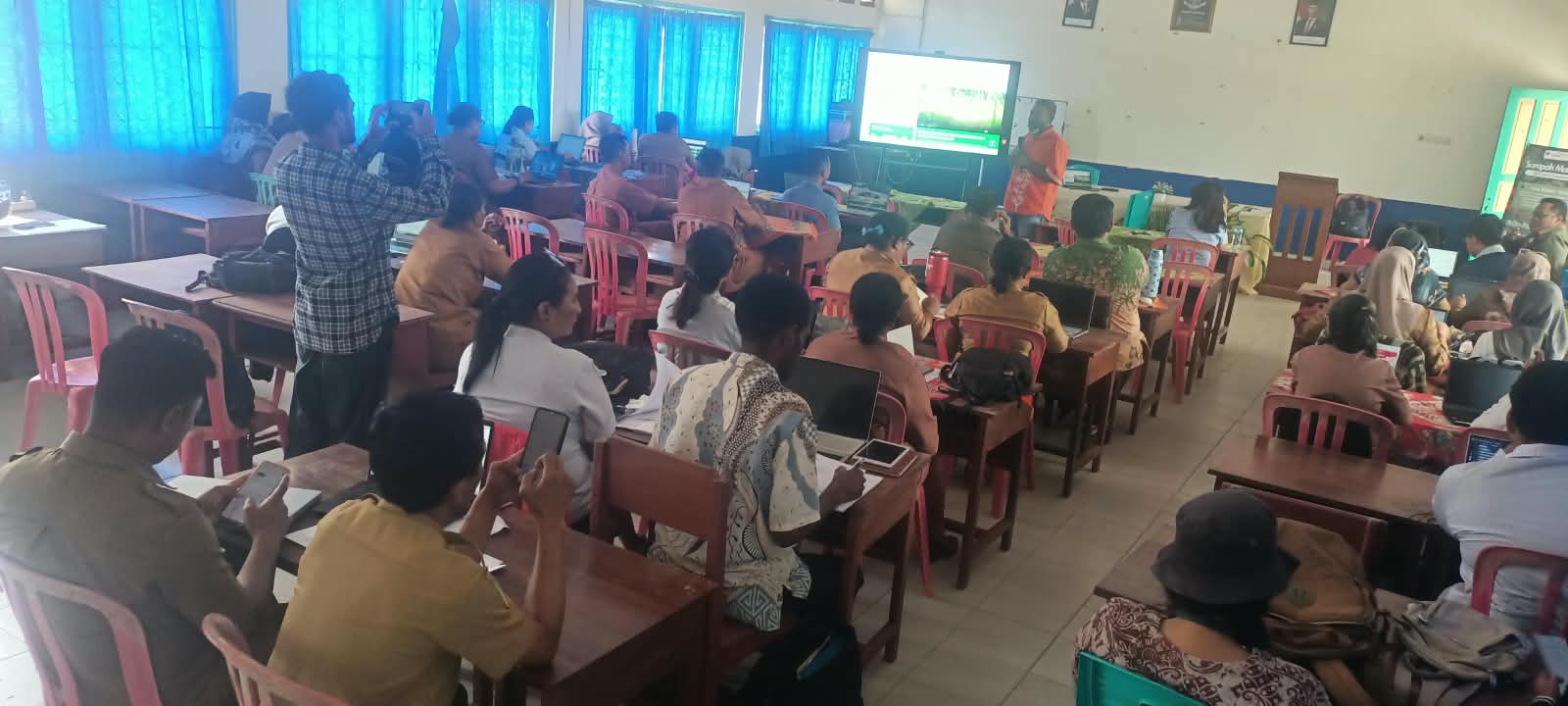 Suasana kegiatan yang berlangsung pada hari kedua di SMP YPPK Yohanes XXIII Merauke – Surya Papua/Frans Kobun