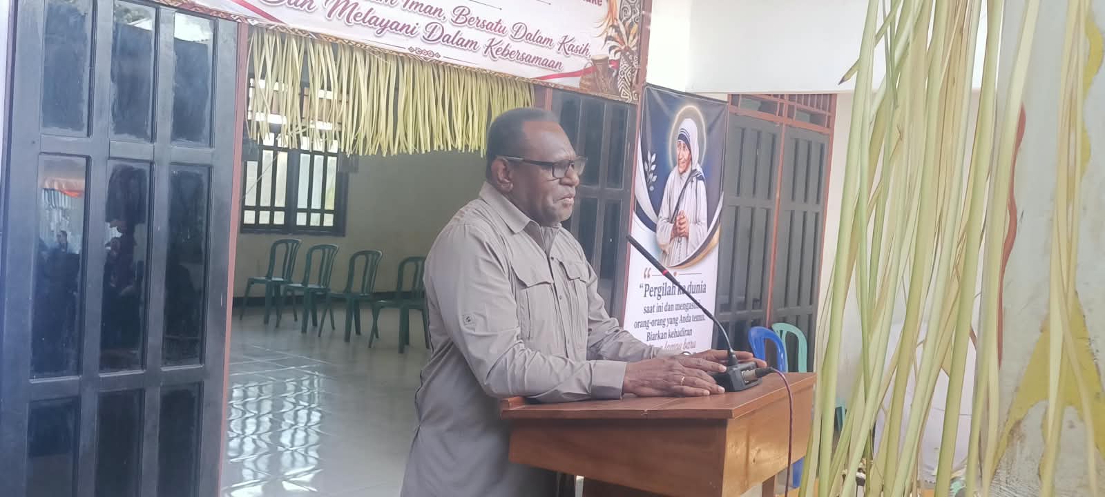 Bupati Merauke, Yoseph Bladib Gebze sedang berikan sambutan – Surya Papua/Frans Kobun