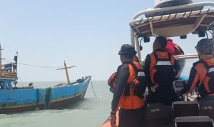 Tim SAR Gabungan yang melakukan pencarian korban ABK di perairan Arafura – Surya Papua/IST