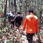 Tim SAR Gabungan yang menyusur hutan Ulilin mencari dua korban yang hilang – Surya Papua/IST