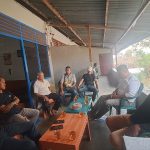 Pertemuan Ketua Lamaholot Kabupaten Meraukem Paskalis Imadawa dan pengurus bersama Panitia Musda IKF – Surya Papua/IST