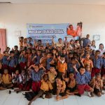 Anak didik di Sekolah Dasar Negeri (SDN) Kigorun sedang foto bersama usai proses belajar mengajar – Surya Papua/IST