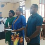 Jeni Debora Jeuw resmi menjadi bagian dari Gereja Katolik, setelah sebelumnya dari Protestan – Surya Papua/Frans Kobun