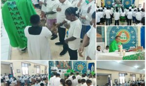 Pengukuhan kepengurusan di lingkungan dan kombas Paroki Santa Theresia Buti-Merauke yang ditandai dalam perayaan ekaristi – Surya Papua/Frans Kobun