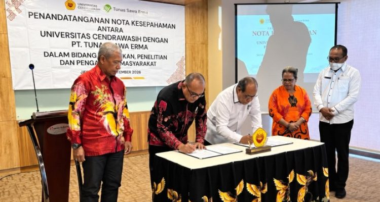 Penandatanganan kerjasama antara Uncen dan TSE Group di kampung Uncen Jayapura – Surya Papua/IST